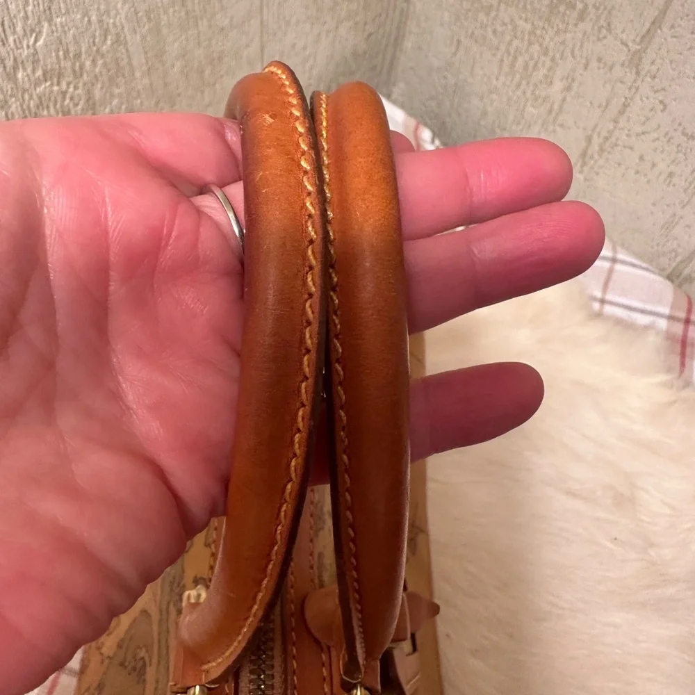 Alviero Martini Leather Travel Bag - Picture 3 of 11